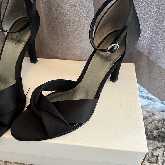 Ann Taylor Loft Paula black satin heels size 6.5 - Picture 6 of 8
